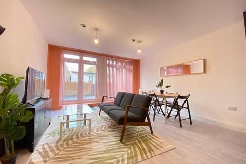 6 bedroom flat to rent, Alpha Road