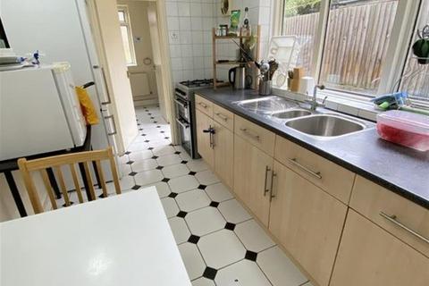 5 bedroom flat to rent, Amersham Grove