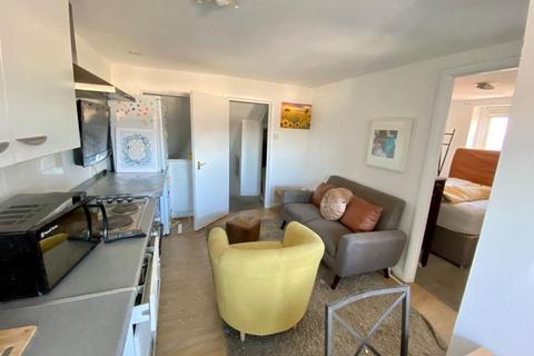 2 bedroom flat to rent, New Cross Road 2B1B flat