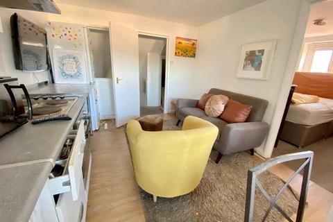 2 bedroom flat to rent, New Cross Road 2B1B flat