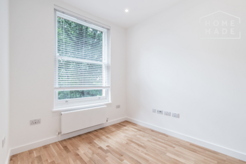 Studio to rent, 118 Fordwych Road, NW2
