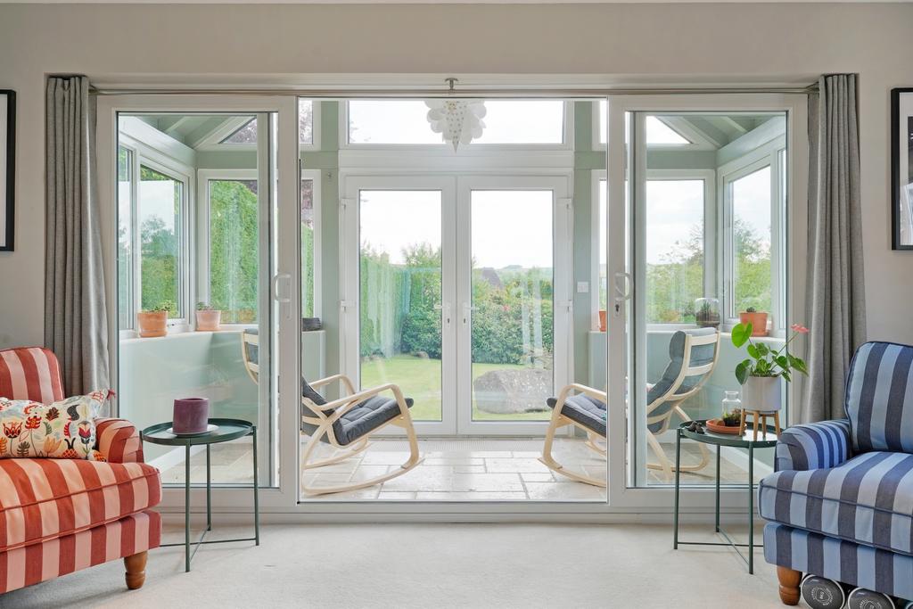 Snug-Garden Room