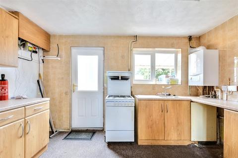 3 bedroom terraced house for sale, Gibbons Avenue, Stapleford, Nottingham