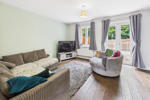 31 Hartley Gardens, Gloucester, GL4 4PJ