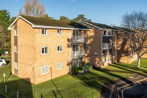 52 Cedar Drive, Ascot, SL5 0UB