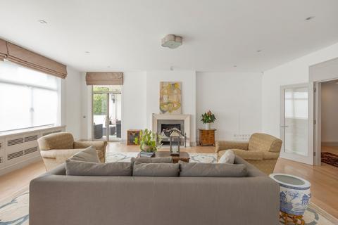 3 bedroom flat to rent, St. James's Place, London, SW1A
