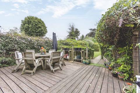 undefined, Bathurst Walk, Richings Park SL0