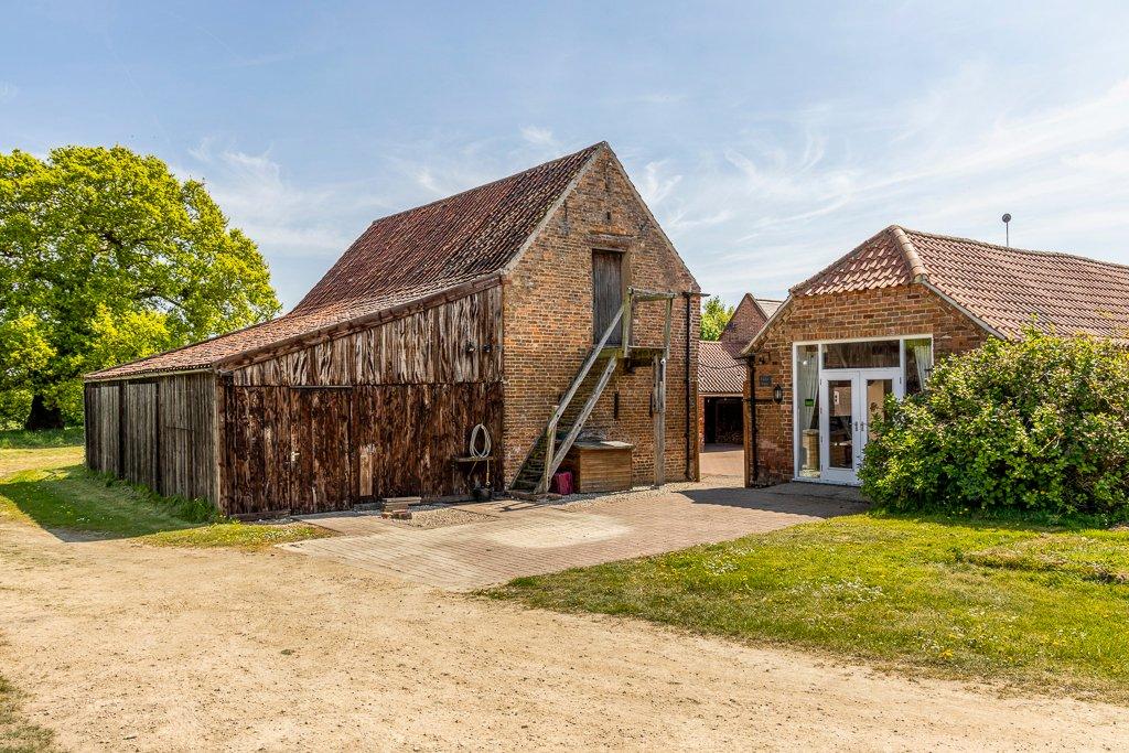 Barn
