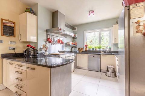 1 Leigh Park, Datchet, Slough, SL3 9JP
