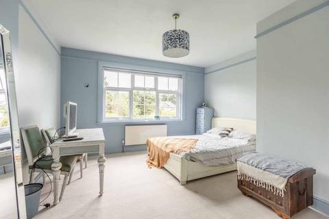 1 Leigh Park, Datchet, Slough, SL3 9JP