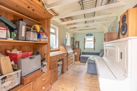 1 Leigh Park, Datchet, Slough, SL3 9JP