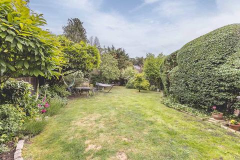 1 Leigh Park, Datchet, Slough, SL3 9JP