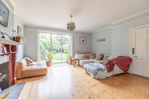 1 Leigh Park, Datchet, Slough, SL3 9JP