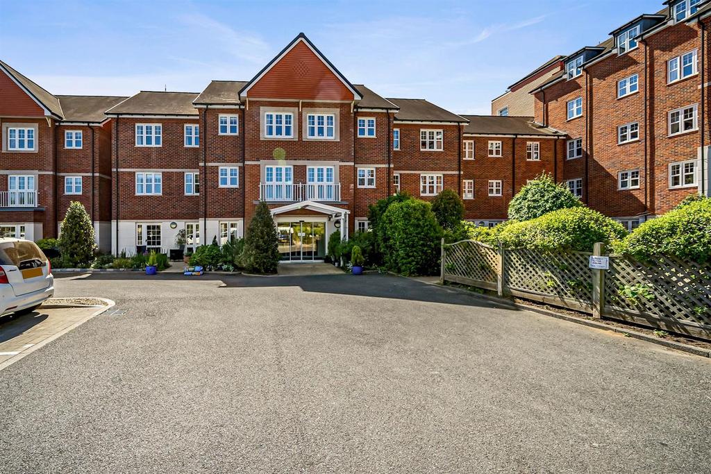 20-b224 JPH 28 Swift House Maidenhead-42 (1)-medium