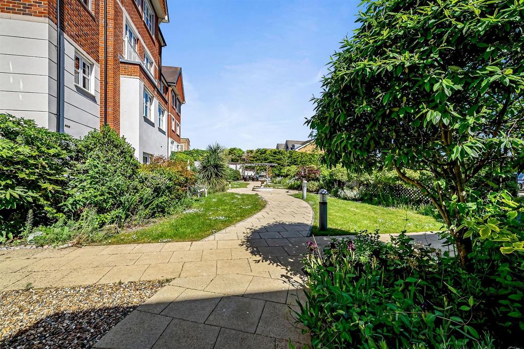 19-f58e JPH 28 Swift House Maidenhead-40 (1)-medium