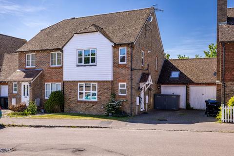 6 Bluebell Close, East Grinstead, RH19 1RS