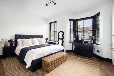 10 Alfearn Road, London, E5 0SE