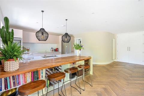 21 Vine Road, East Molesey, KT8 9LF