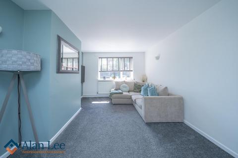 3 bedroom terraced house for sale, Queens Close, Macclesfield, SK10 2DD