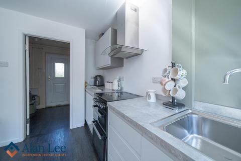 3 bedroom terraced house for sale, Queens Close, Macclesfield, SK10 2DD
