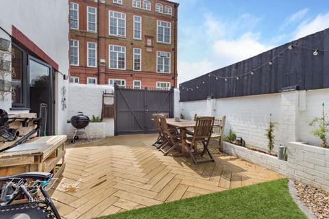 3 bedroom semi-detached house for sale, Dalston Lane, London E8