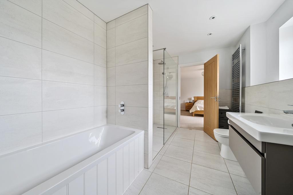 Ensuite Bathroom