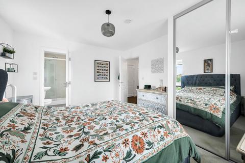 59 Havelock Drive, Greenhithe, DA9 9XT