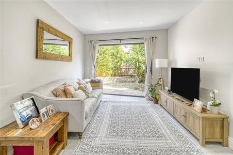 2 bedroom flat for sale, Byam Street, London, SW6