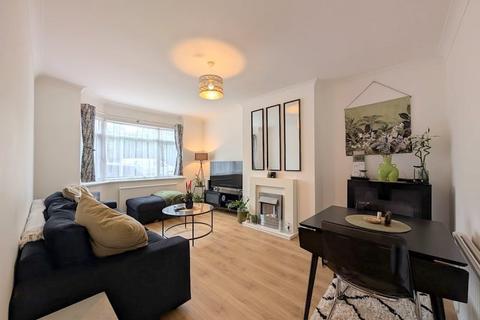 31 The Vale, Feltham, TW14 0JZ