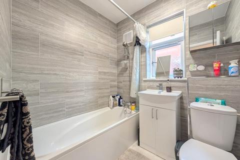 31 The Vale, Feltham, TW14 0JZ