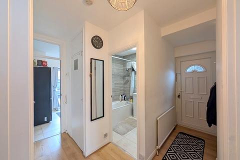 31 The Vale, Feltham, TW14 0JZ