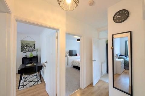 31 The Vale, Feltham, TW14 0JZ