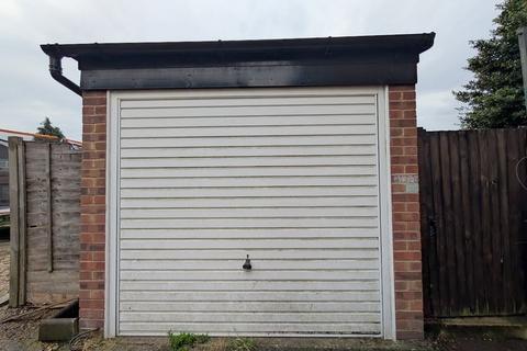 31 The Vale, Feltham, TW14 0JZ