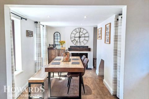 3 bedroom semi-detached house for sale, Victoria Street, Caister-on-Sea