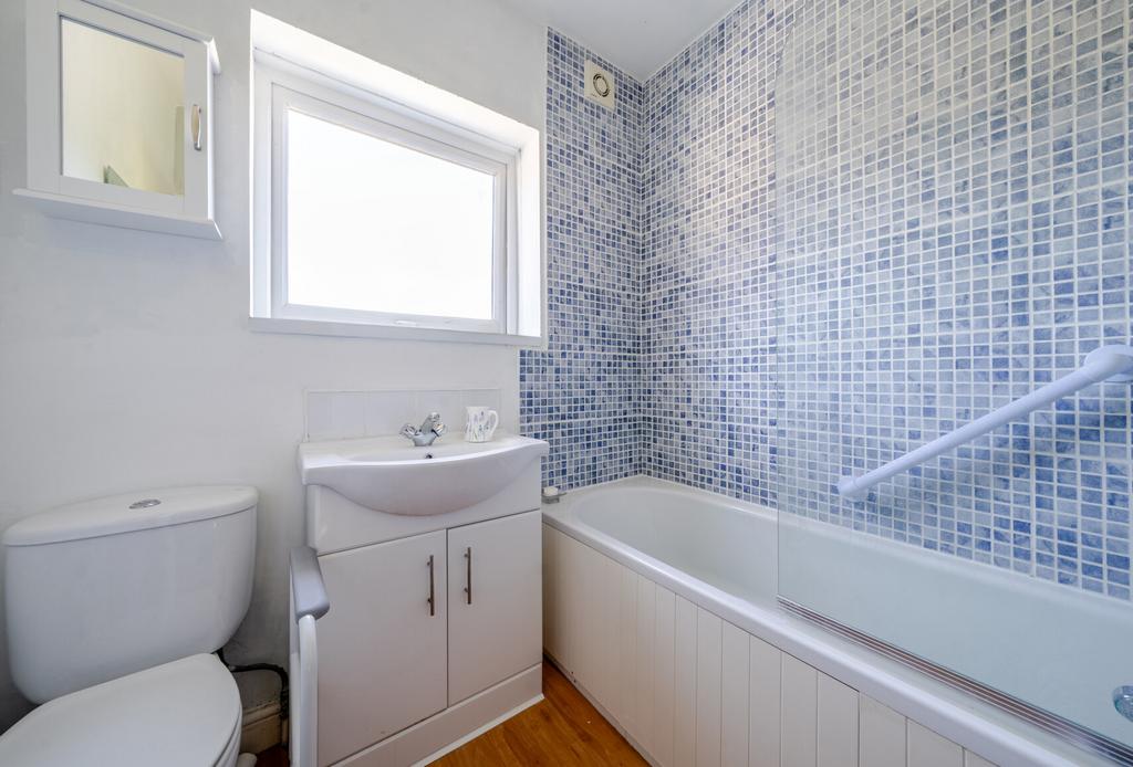 32-6823634a271a5-...