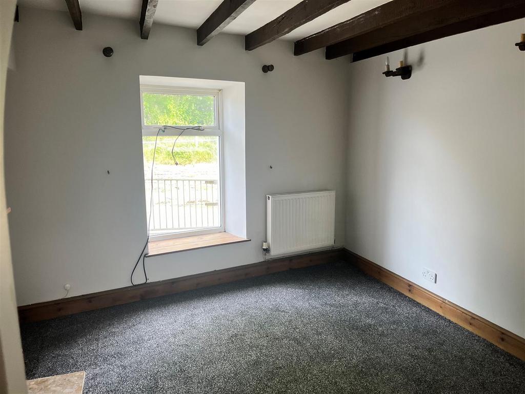 Living room 3.jpg