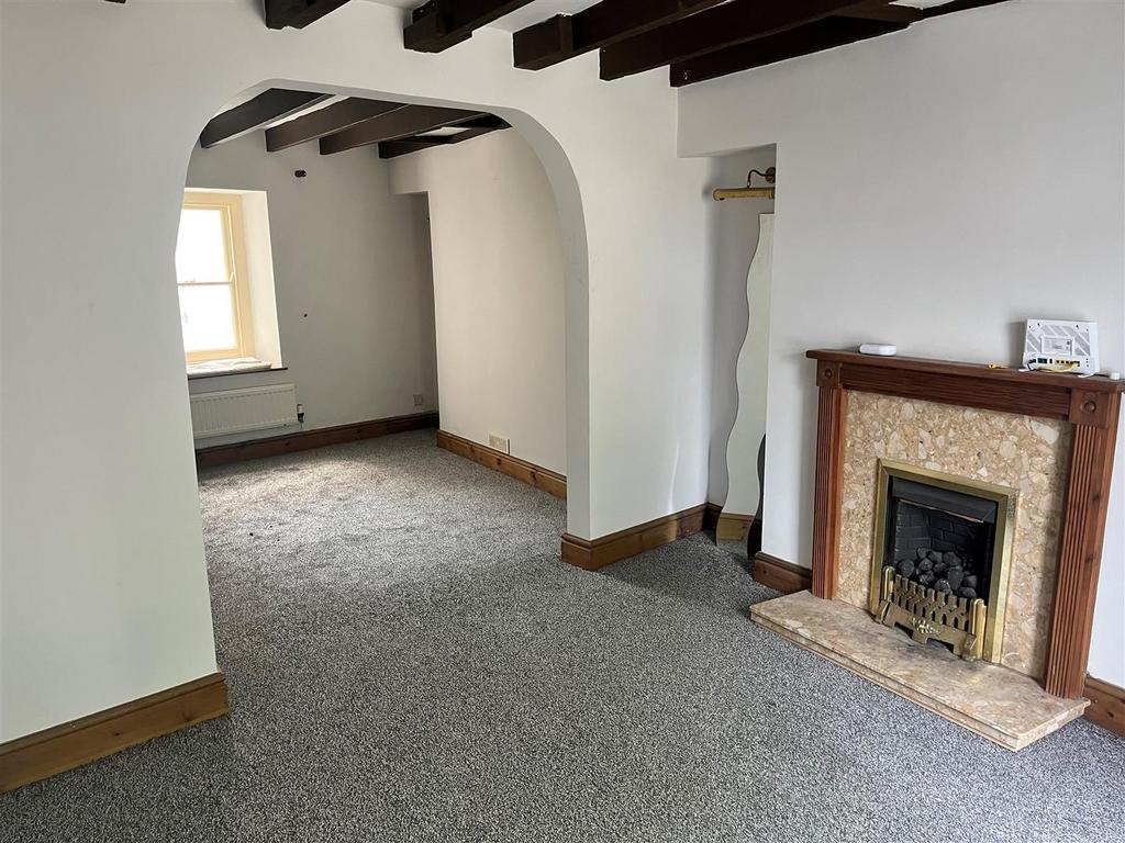 Living room 4.jpg