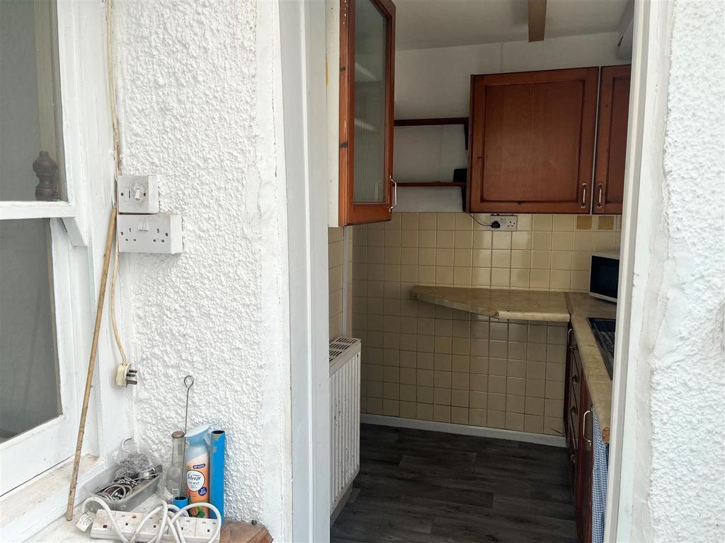 Porch and kitchen.jpg