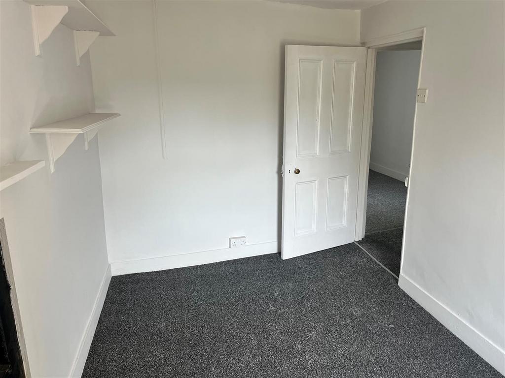 Bedroom a 2.jpg