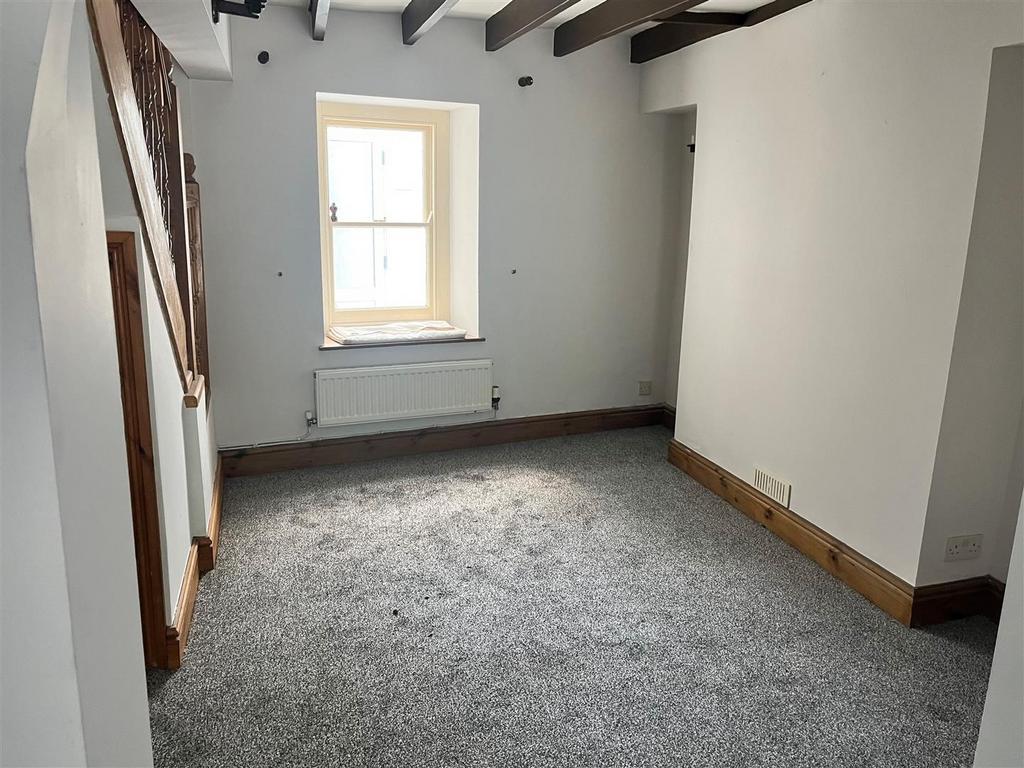 Dining room 1.jpg