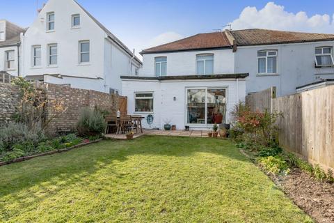 2 bedroom ground floor flat for sale, St. Aubyns Road, Portslade, Brighton, BN41 1AB