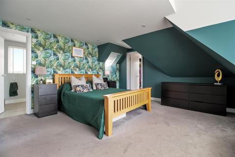 8 Beachside Close, Goring By Sea, Worthing, BN12 4JQ