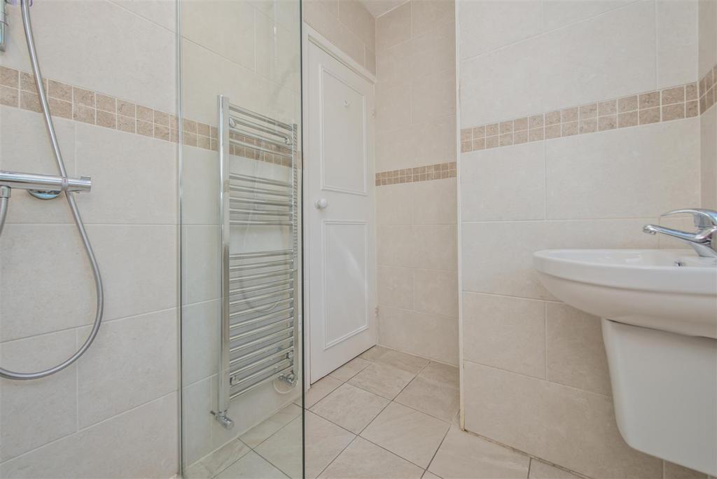 Shower Room: