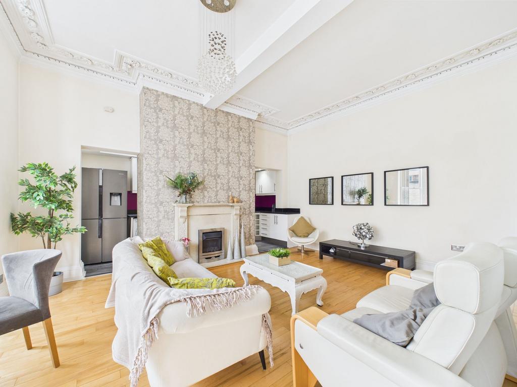 Lounge/DIning Room