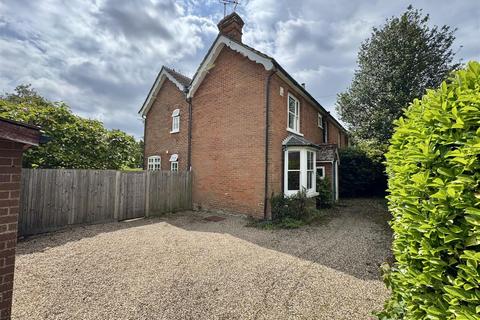 Crookham Road, Fleet GU51