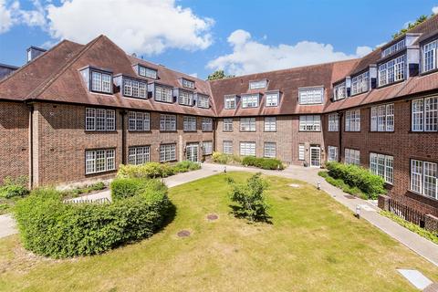 1 bedroom flat for sale, Linden Court, Reigate RH2