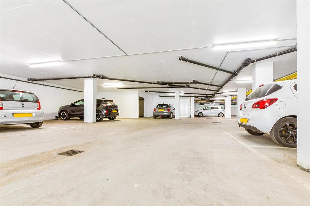 Driveway/Parking