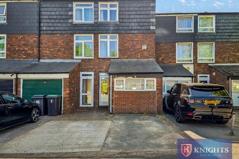 undefined, Yarmouth Crescent , Ferry Lane Estate , London, N17