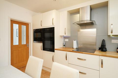 46 Meadow Grove, Sheffield, S17 4FE
