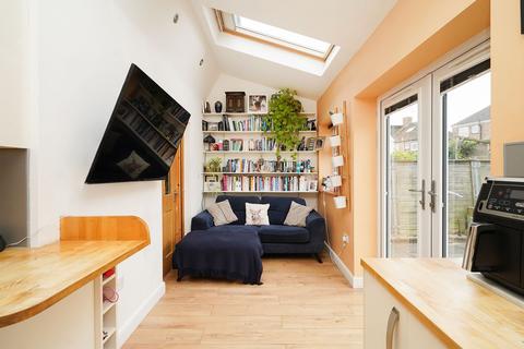 46 Meadow Grove, Sheffield, S17 4FE